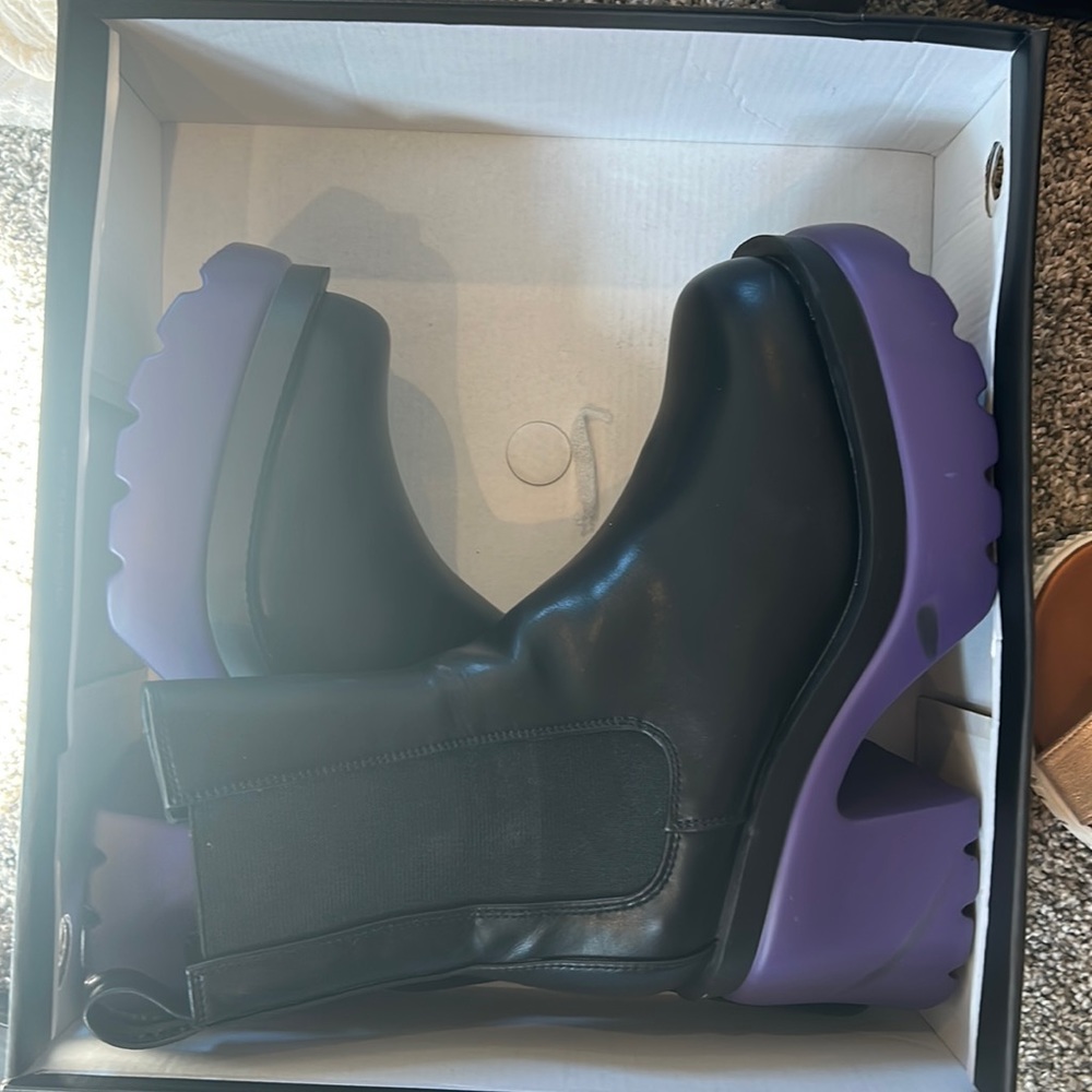 Size 7 1/2 style LILIANA